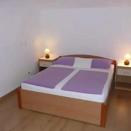 Toni, Borik アパート ザダル