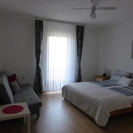 アパート Toni, Borik