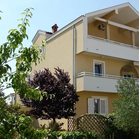 アパート Toni, Borik *