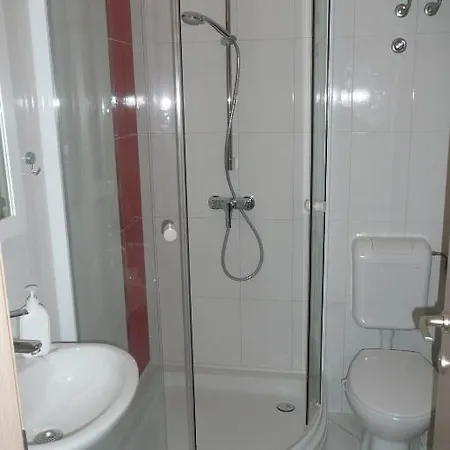 Toni, Borik Apartmán Zadar