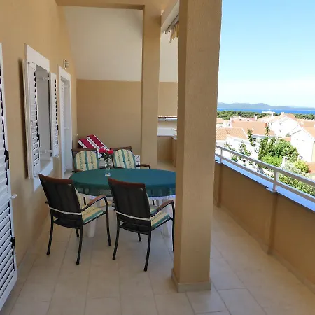 Toni, Borik Apartmán *