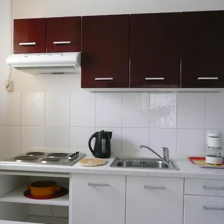 Toni, Borik Apartment