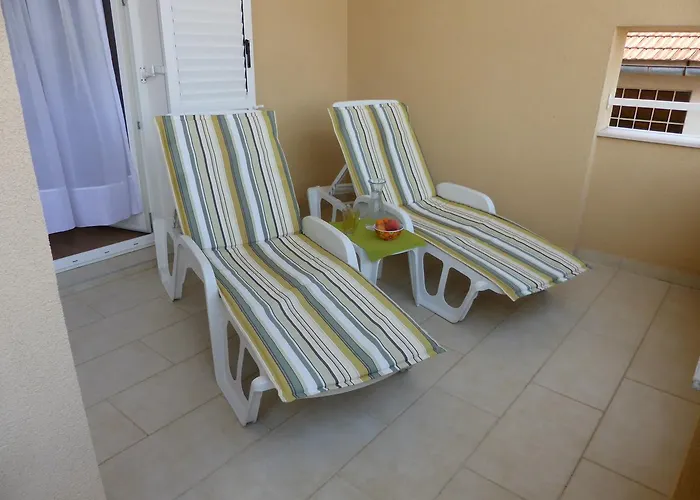 Toni, Borik 公寓 *